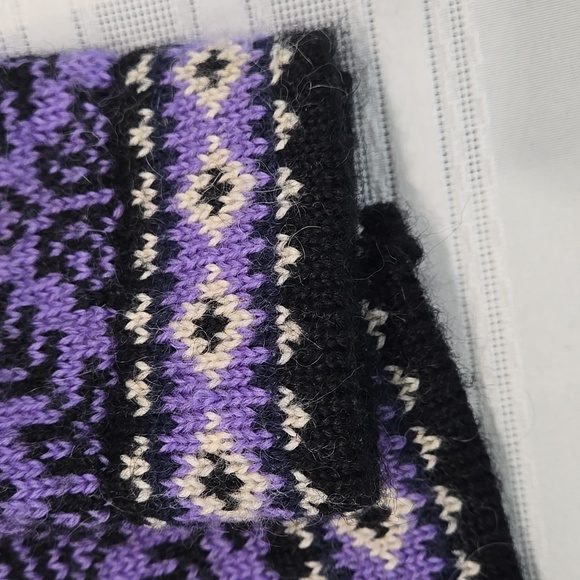 Vintage L.L. Bean Black and Purple Wool Cardigan - Picture 5 of 7